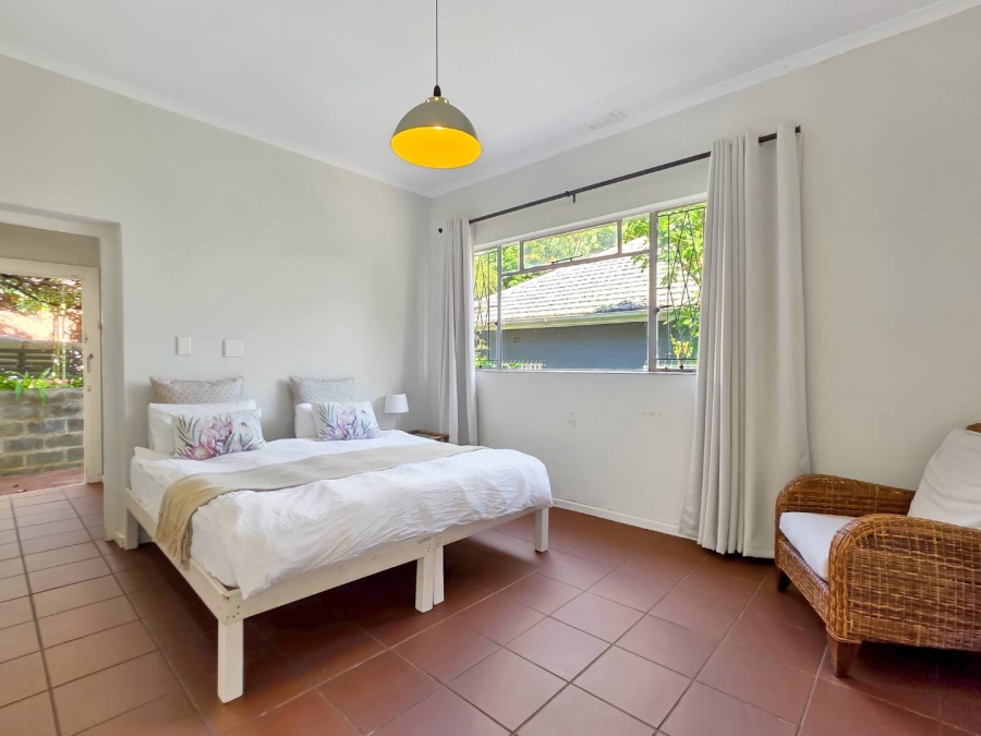 6 Bedroom Property for Sale in Green Point Western Cape